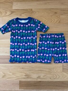 Hanna Andersson Navy Short Pajama Set with Pink Tulips